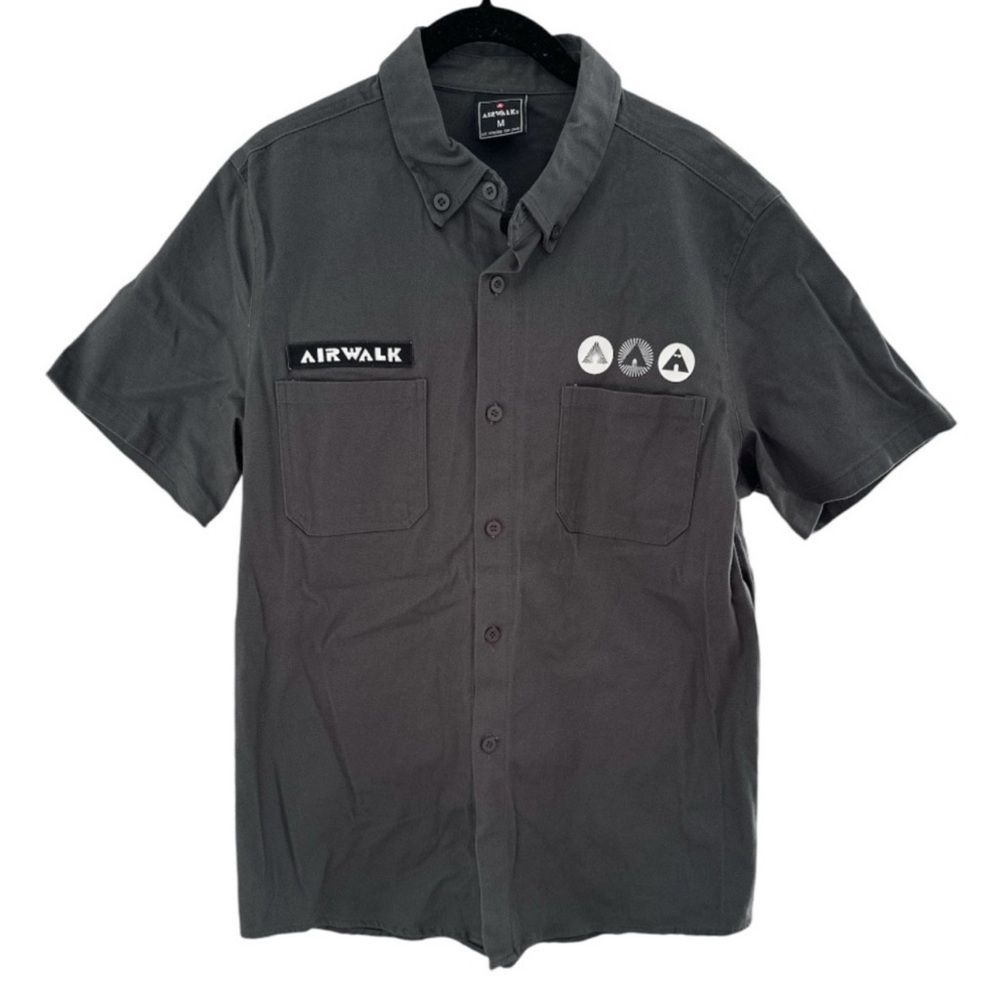 Airwalk short sleeve button down shirt charcoal grey men’s size medium NWT